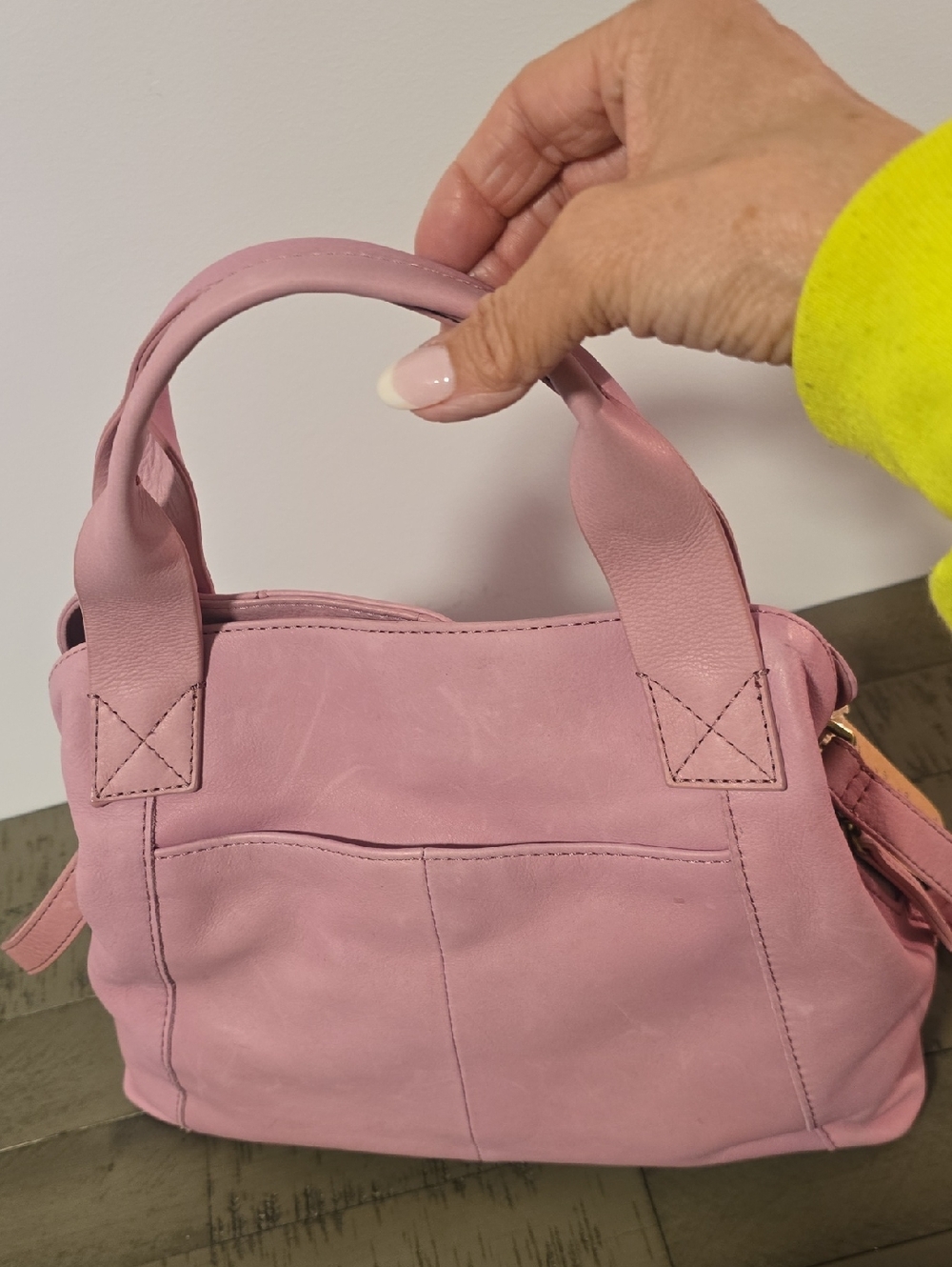 American Leather ComapanyPink Leather Shoulder Bag with Top Handle - Picture 3 of 8